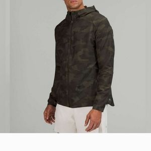 Lululemon Mens Warp Lite Camo Jacket Size M
